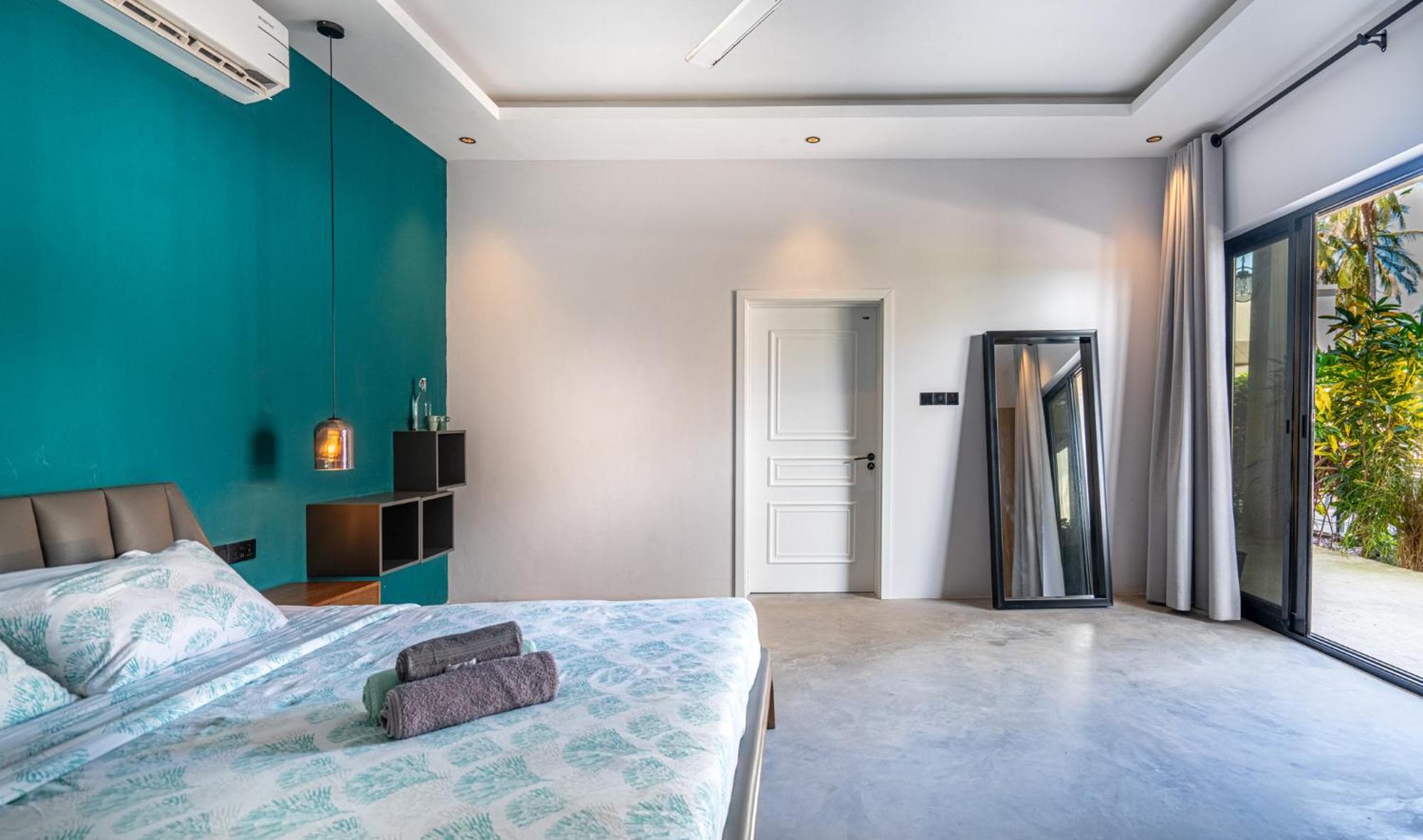 V Hotel In Паже Екстериор снимка