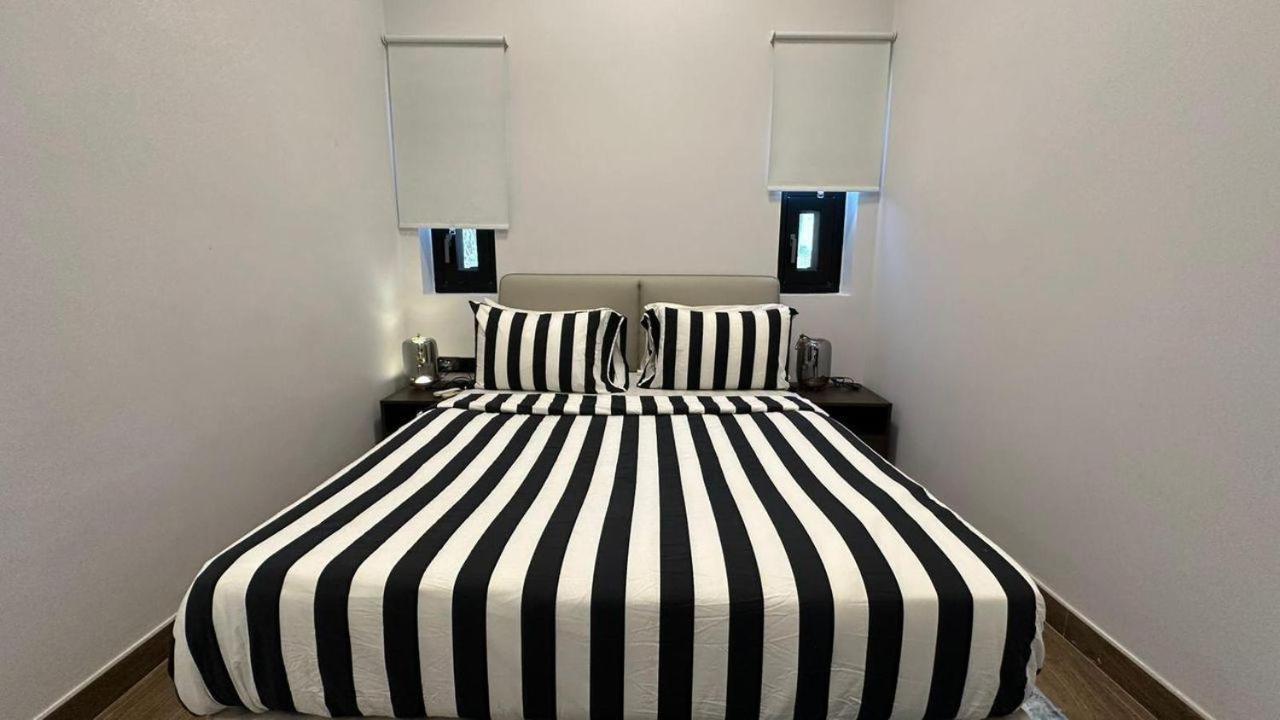 V Hotel In Паже Екстериор снимка